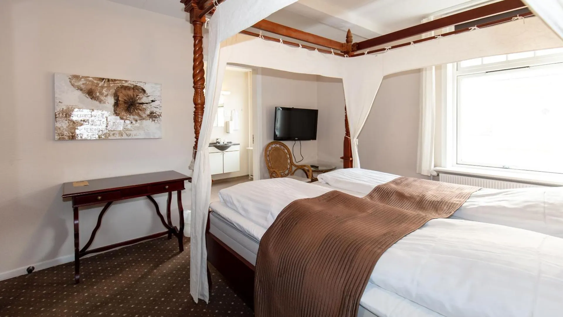 Foldens Hotel